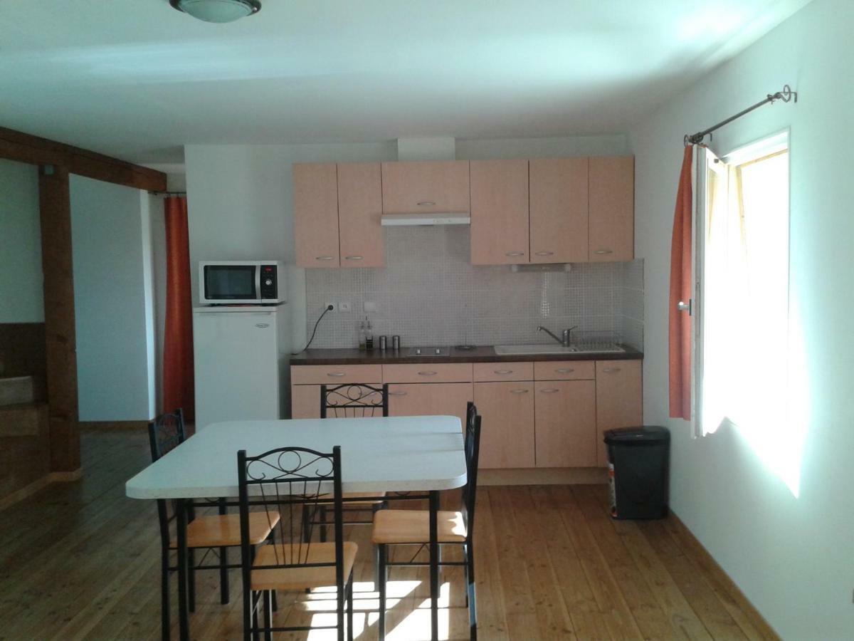 Le Bon Air Est Dans Le Pre Apartment Champagnac  Exterior photo